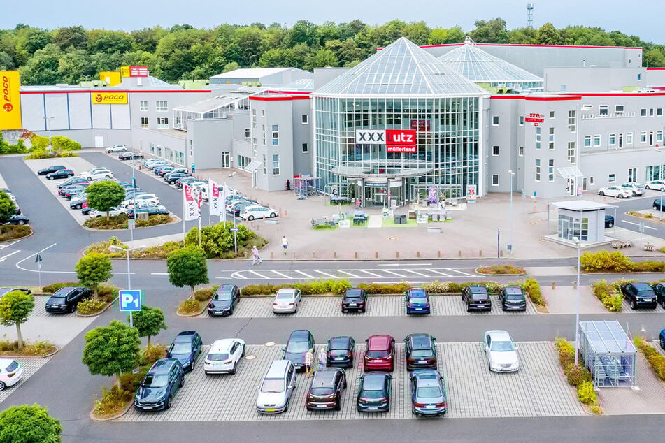 XXXLutz rechnet am Sonntag (2.11.) mit langen Schlangen an den Kassen