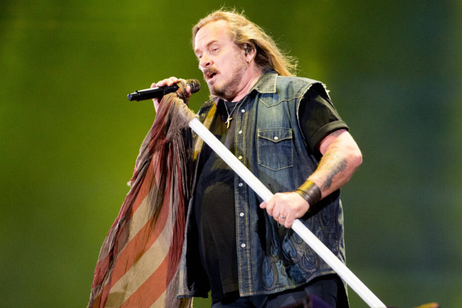 Auch Lynyrd Skynyrd um Frontmann Johnny Van Zant (60) sind im nächsten Sommer auf dem Theaterplatz.