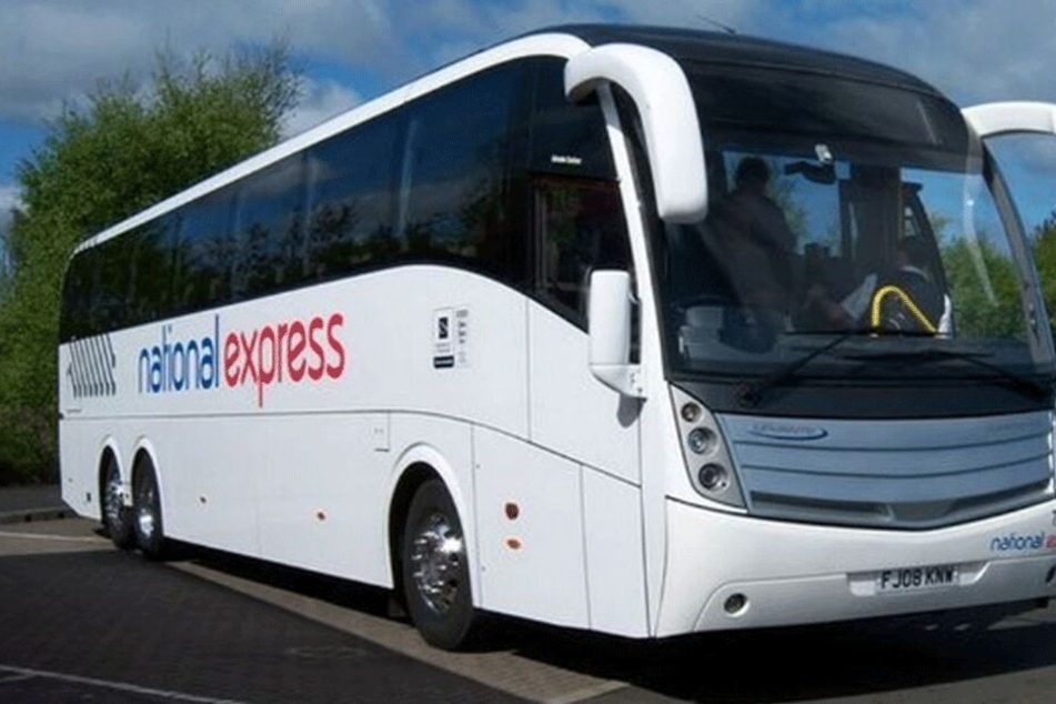 In einem Fernbus von "National Express" sorgte eine junge Reisegruppe für jede Menge unschöne Szenen.