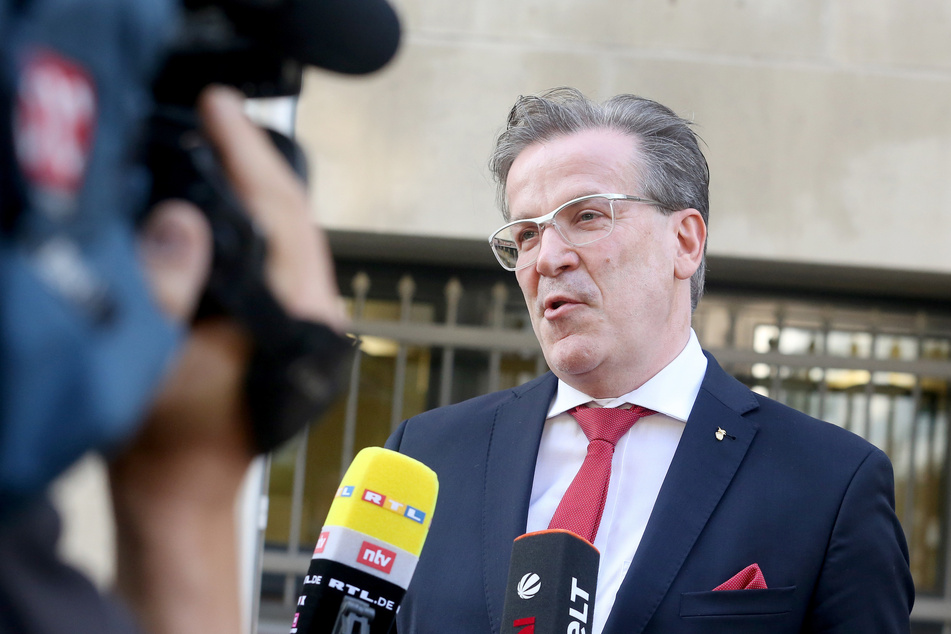 Oberster Karnevalist Christoph Kuckelkorn (56) hat nach der Absage des klassischen Karnevalszu Kreativität für den bevorstehenden Karneval aufgerufen.