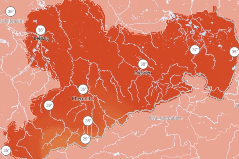 Die Wetterkarte für Sonntag treibt uns schon beim Blick darauf wieder den Schweiß auf die Stirn. 39 Grad werden in der Zwickauer Ecke erwartet.