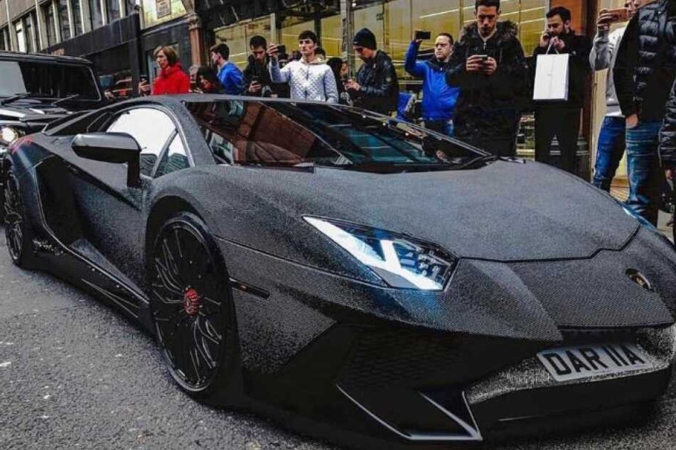 Krass! Der Lamborghini ist mit über zwei Millionen Glitzersteinen bedeckt.