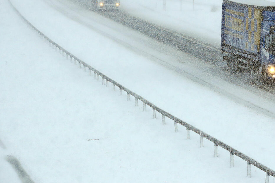 Vorsorglich wurden einige französische Autobahnen für Lastwagen oder sogar ganz gesperrt.