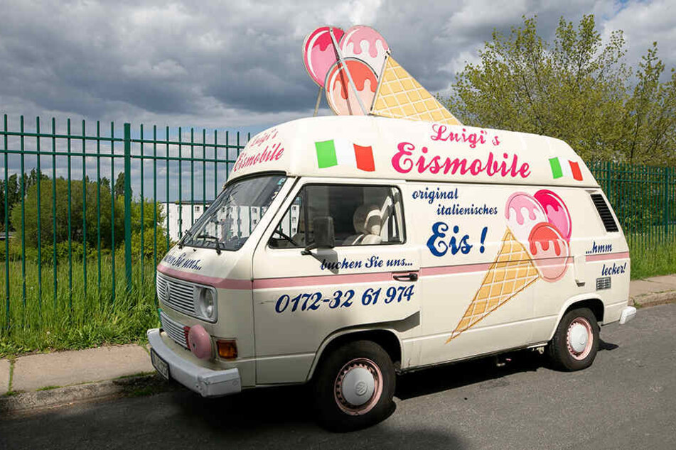 Luigis legendäres Eismobil (das mit der Waffel auf dem Dach) wartet heute ab 17 Uhr auf dem Altmarkt auf Euch.