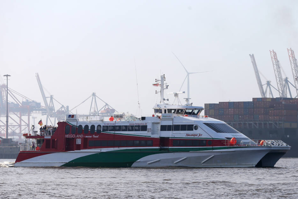 Der "Halunder Jet" fährt während der Saison zwischen Helgoland und Hamburg. Das Archivbild zeigt die Vorgängerfähre.