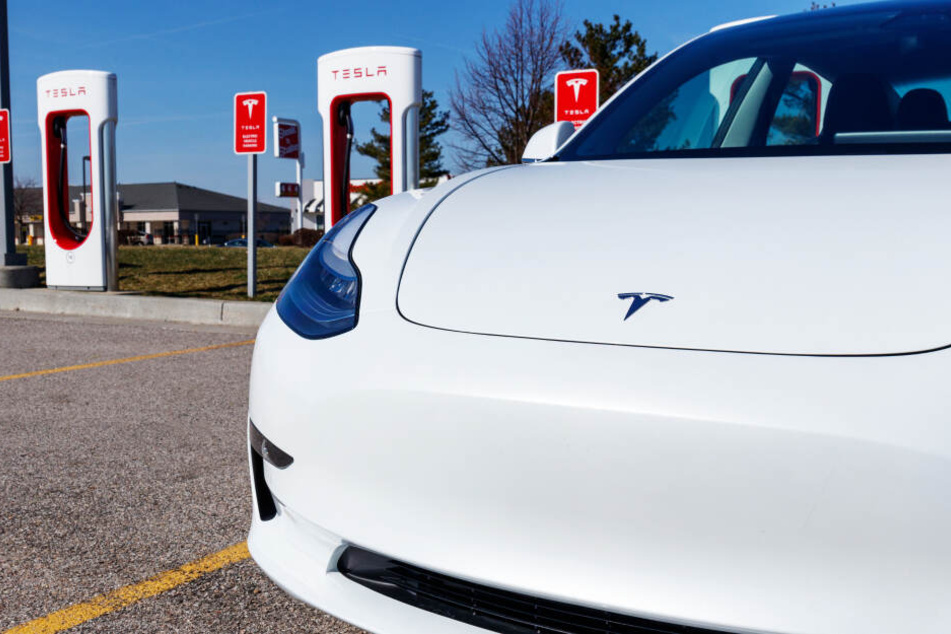 "Wollen Probleme vertuschen": Ermittlungen gegen Tesla