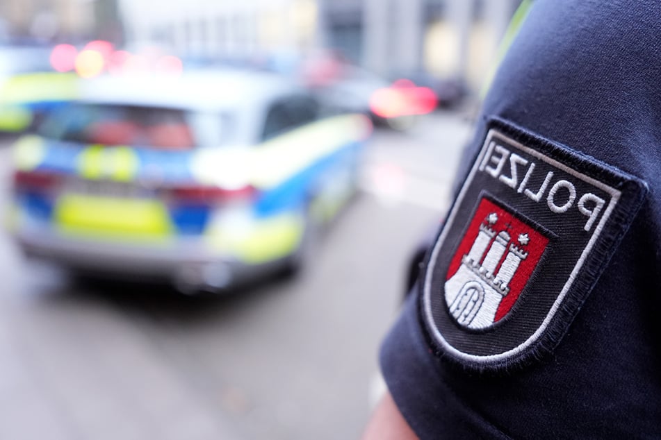 Streit eskaliert: Mann durch Messerstiche lebensgefährlich verletzt, Angreifer auf der Flucht
