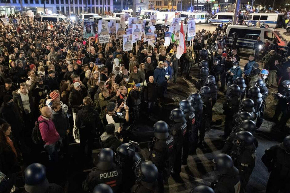 Rund 45.000 Menschen versammelten sich am Samstag bei der Demo in Leipzig.