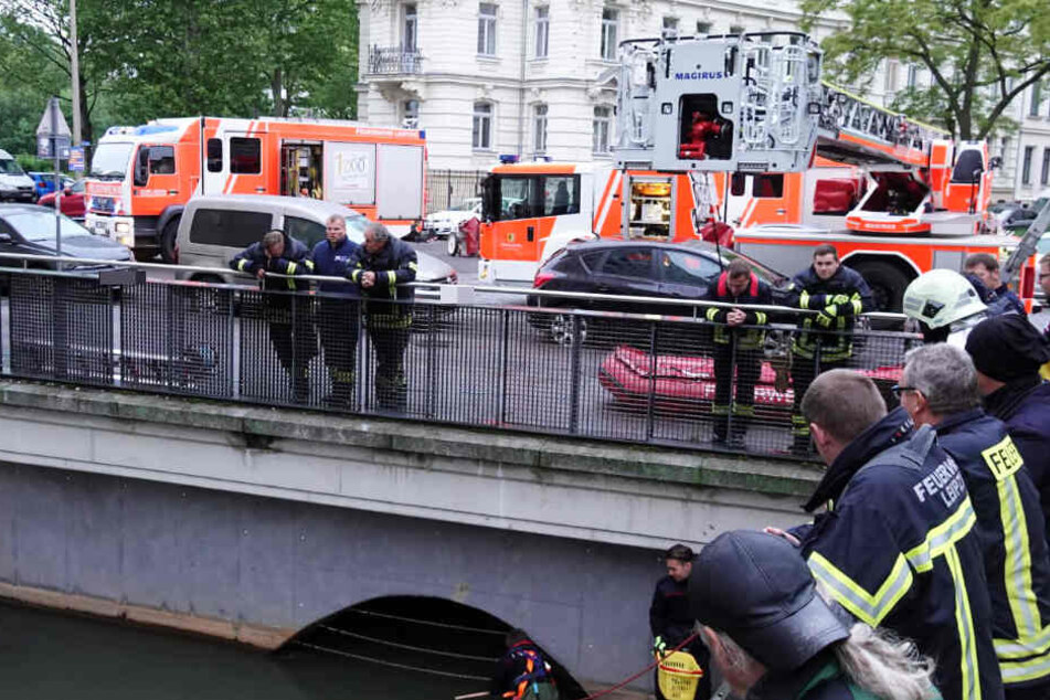 Besorgte Passanten hatten die Feuerwehr alarmiert.