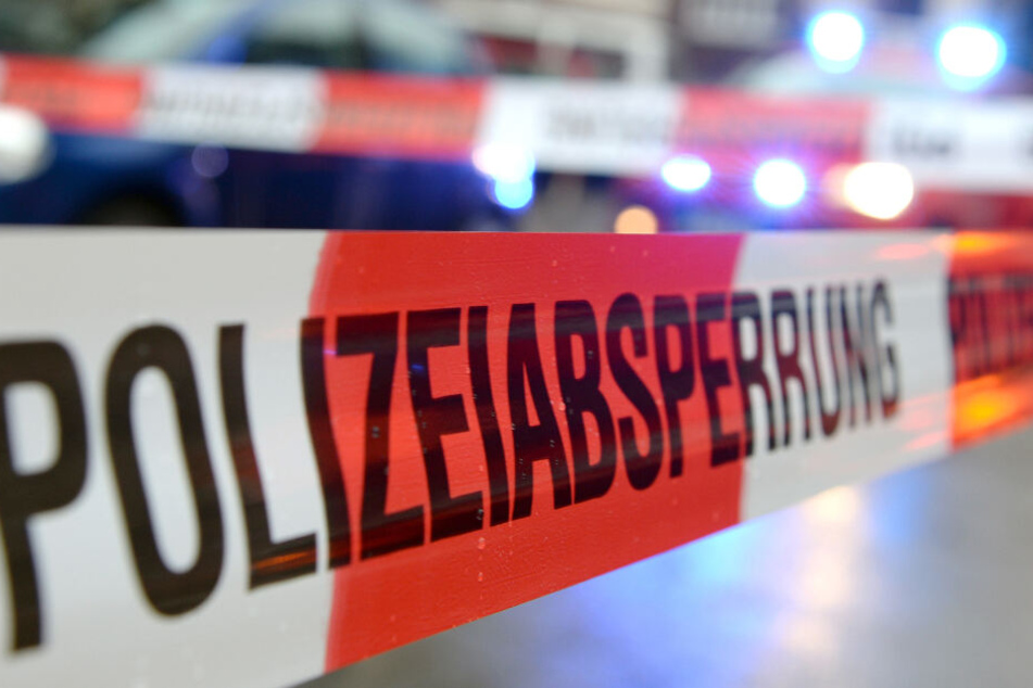 Die Polizei fand bei der Überprüfung der Wohnung die Leiche des Mannes. (Symbolbild)