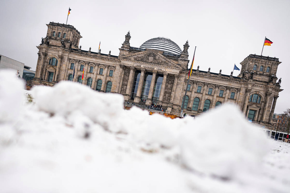 Frühling lässt auf sich warten: Schneefall zum Wochenstart in Berlin und Brandenburg