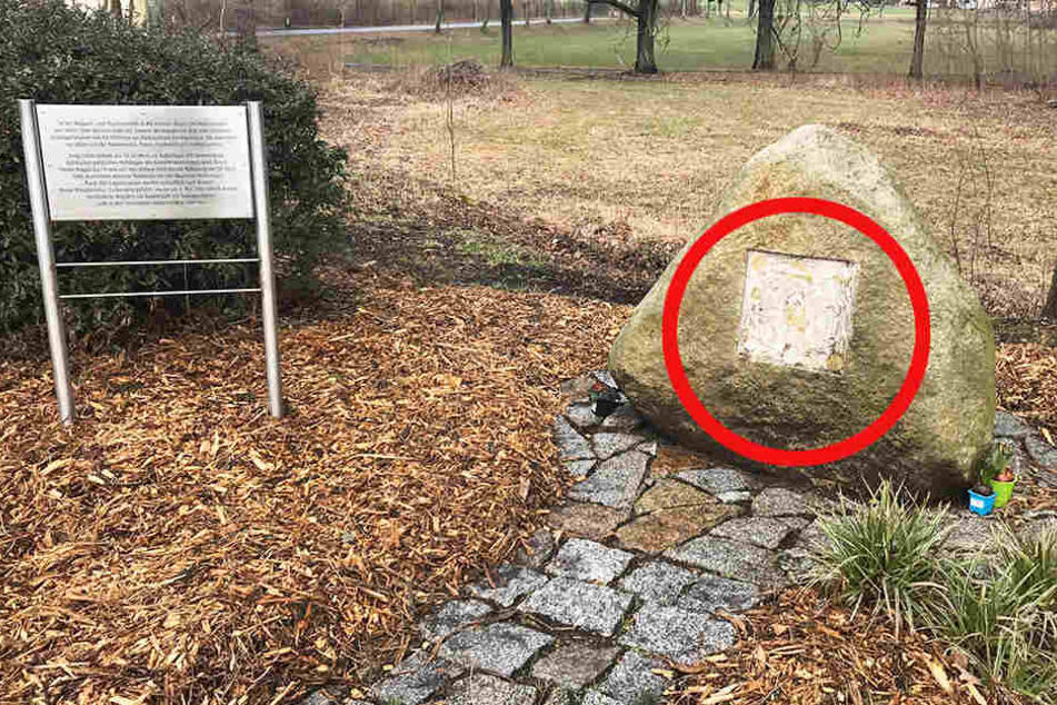 Die Plakette auf dem Mahnmal in Bautzen ist verschwunden.
