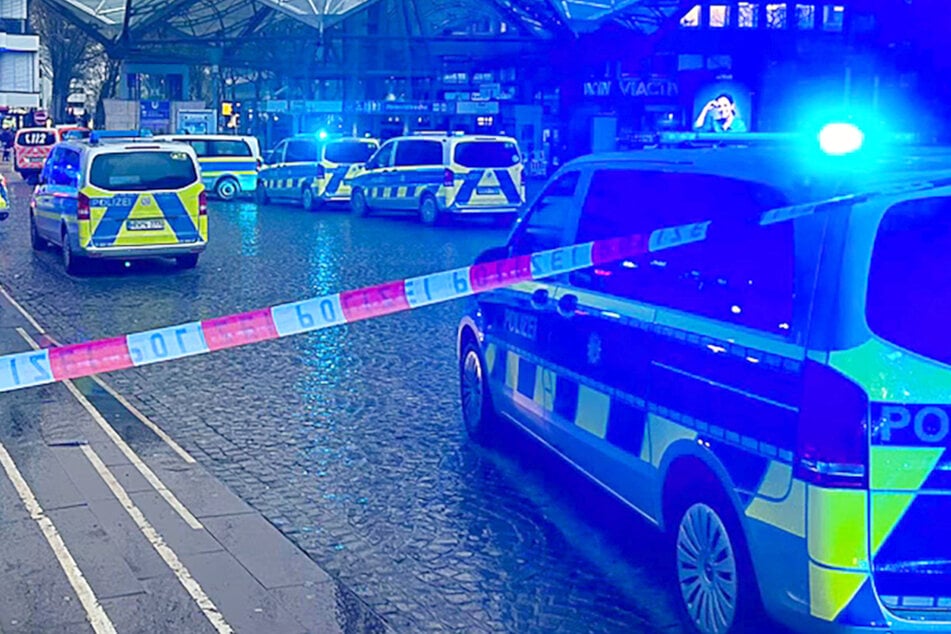 Die Dortmunder Polizei hat zwei Verdächtige festgenommen und ermittelt wegen eines Tötungsdelikts.