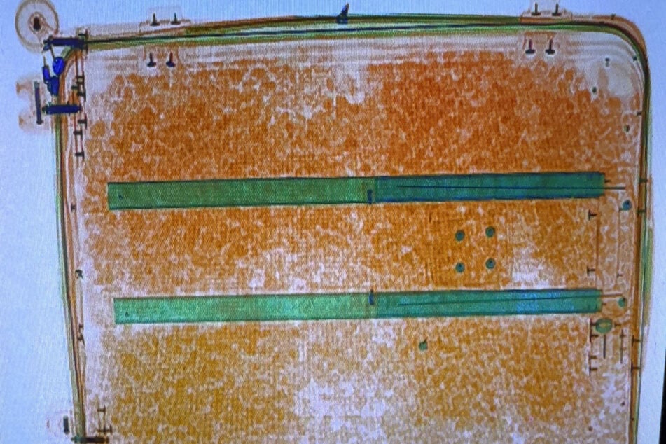 Bei diesem Röntgenbild schrillen die Alarmglocken: Was entdeckt der Zoll hier?