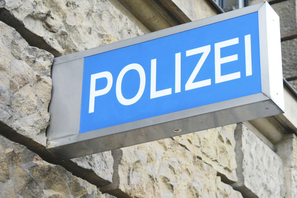 Dresden: Männer wollen Mädchen in schwarzen BMW zerren: Dresdner Polizei sucht Zeugen!