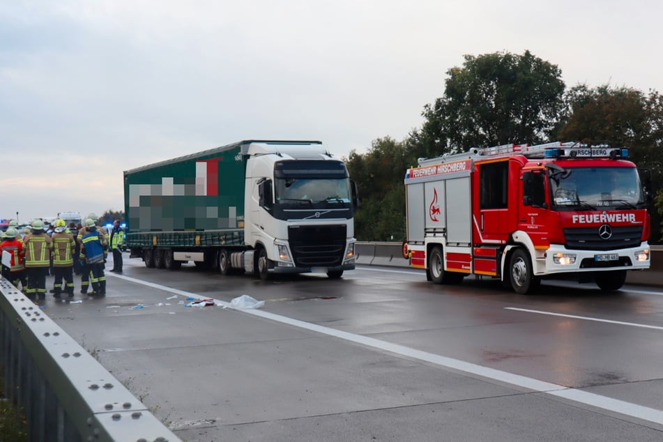 Zahlreiche Einsatzkräfte rückten zur Unfallstelle aus.