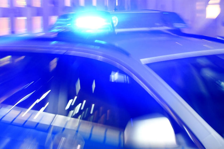 Ein Polizist in der Schweiz ist zu einer Gefängnisstrafe auf Bewährung verurteilt worden.