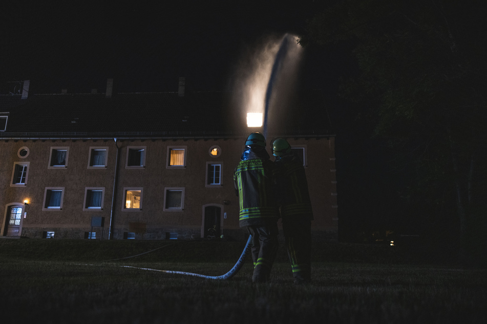Die Einsatzkräfte der freiwilligen Feuerwehr konnten den Brand löschen.