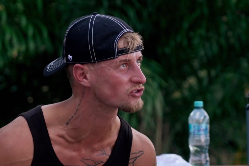 Laurenz (24) fühlt sich von seinen vermeintlichen Kollegen verraten.