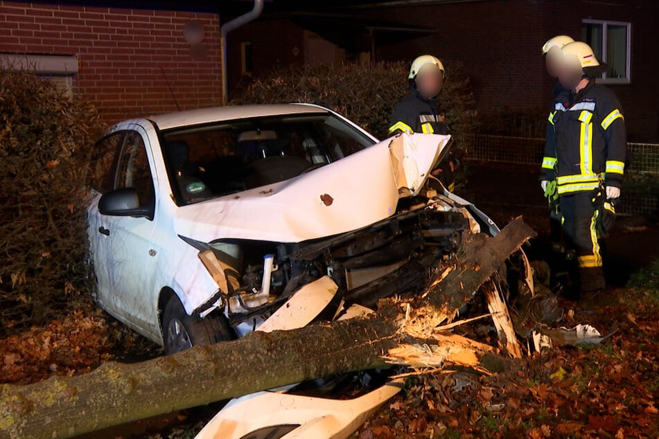 In der Nacht zu Dienstag war ein 63-jähriger Mann mit seinem Auto von der Straße abgekommen.