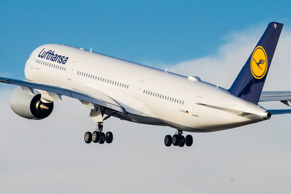 Ein Airbus A350-900 der Lufthansa musste notlanden. (Symbolbild)