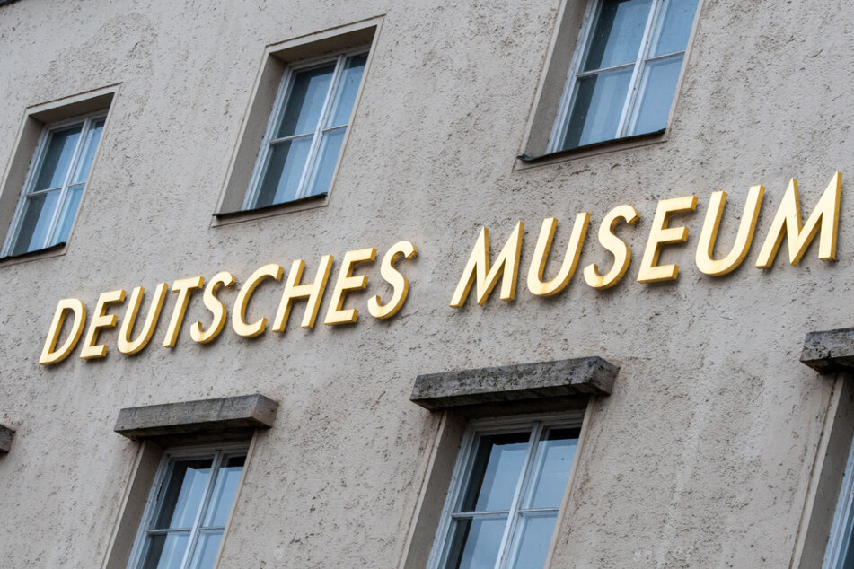 München: Mysteriöser Rauch im Deutschen Museum: Feuerwehr sucht über Stunden nach Ursache