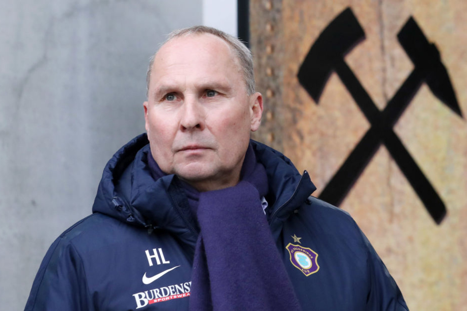 Die heiße Saisonphase mit Abstiegskampf pur steht bevor. FCE-Boss Helge Leonhardt nimmt seine Kicker in die Pflicht, fordert von ihnen vor allem Charakter.