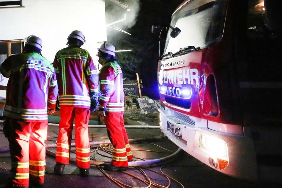 Das Feuer brach am frühen Mittwochmorgen aus. (Symbolbild)