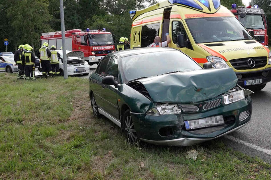 Der Mitsubishi krachte dem Hyundai mit voller Wucht hinten rein.