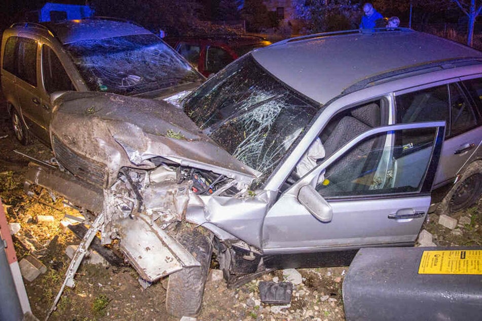 Zuvor war der womöglich betrunkene Fahrer vor der Polizei geflüchtet.