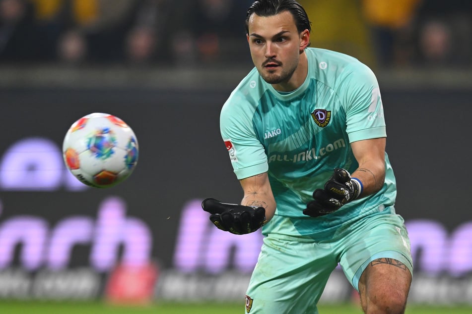 Vor dem Spiel: Rockmusik sorgt dafür, dass der 23-Jährige in Fahrt kommt.