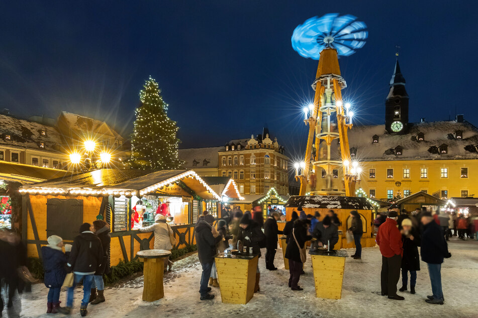 Der Annaberger Weihnachtsmarkt im Herzen der Altstadt lädt noch bis 23. Dezember ein.