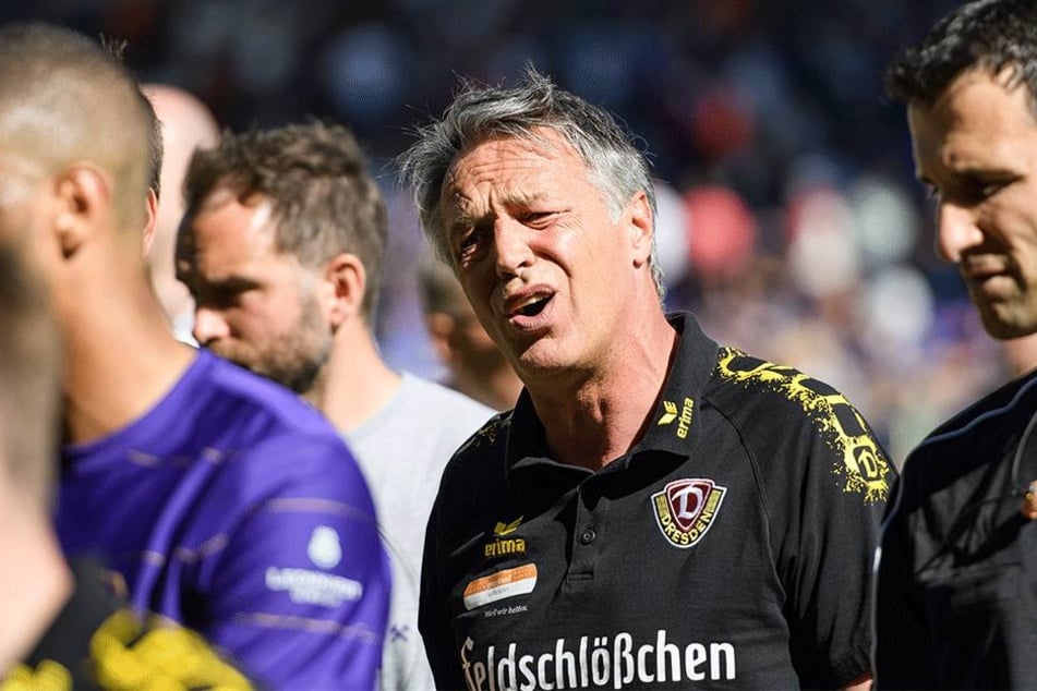 Dynamo-Coach Uwe Neuhaus sah zur Pause nicht glücklich aus. Am Ende konnte aber auch er sich über den Punkt freuen.