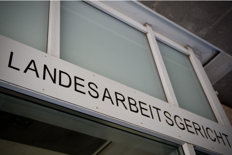 Vor dem Landesarbeitsgericht in Düsseldorf wurde am Dienstag nun das Urteil gefällt - zugunsten des Mitarbeiters!