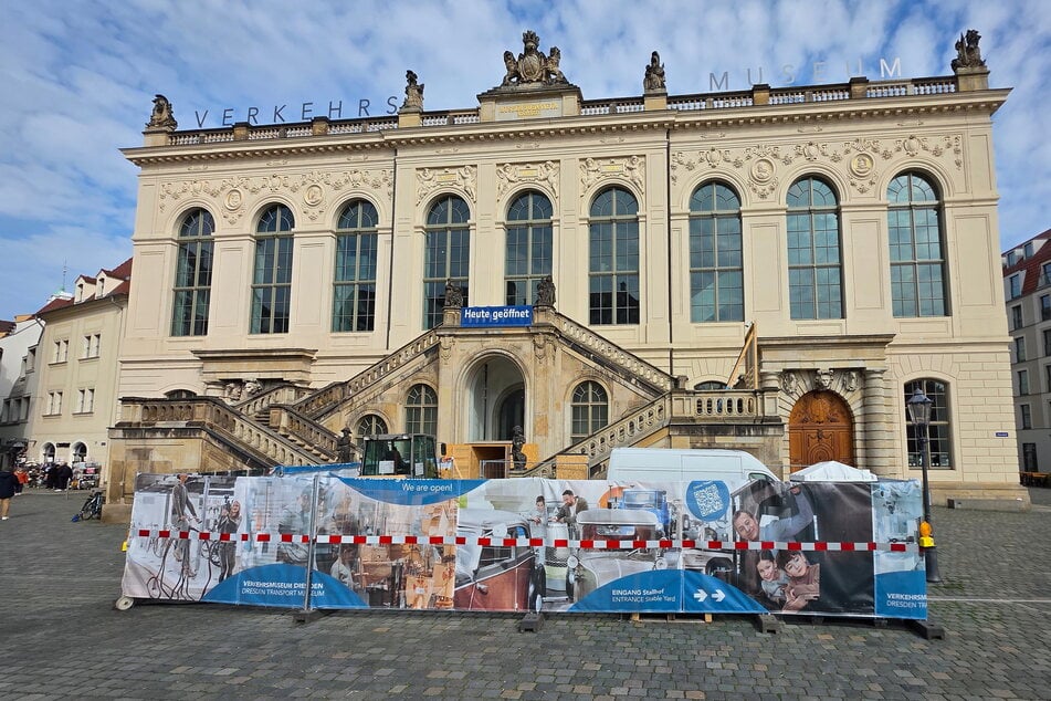 Der Eingang am Neumarkt ist geschlossen. Zugang ins Museum ist bis November über den historischen Stallhof möglich.