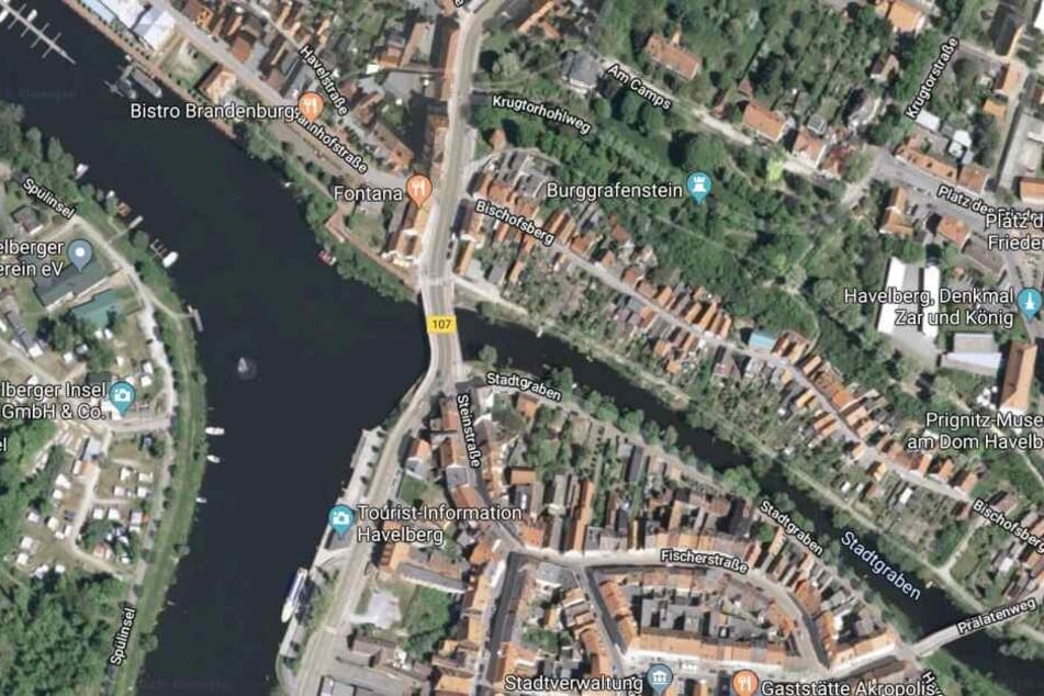 Der Unfall ereignete sich kurz hinter der Havelbrücke.