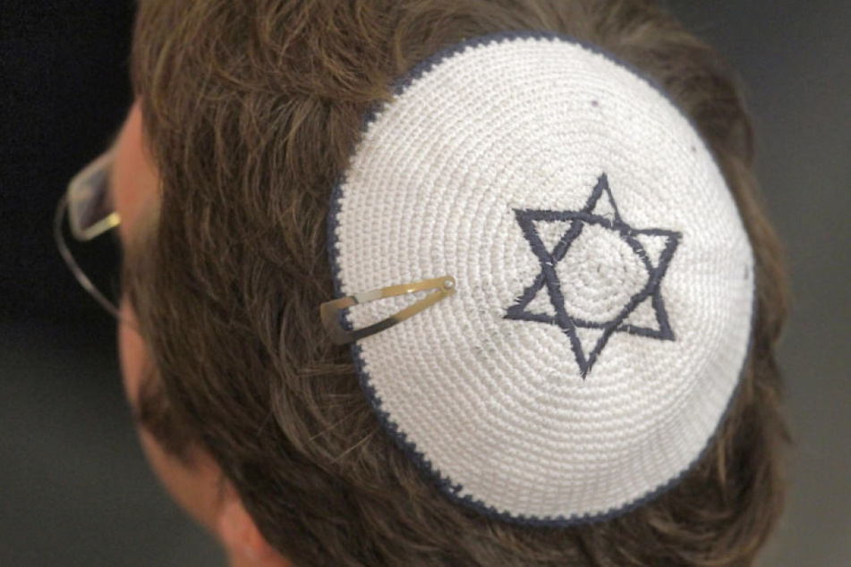 Ein Mann mit Kippa und Davidstern wurde antisemitisch beleidigt. (Symbolbild)