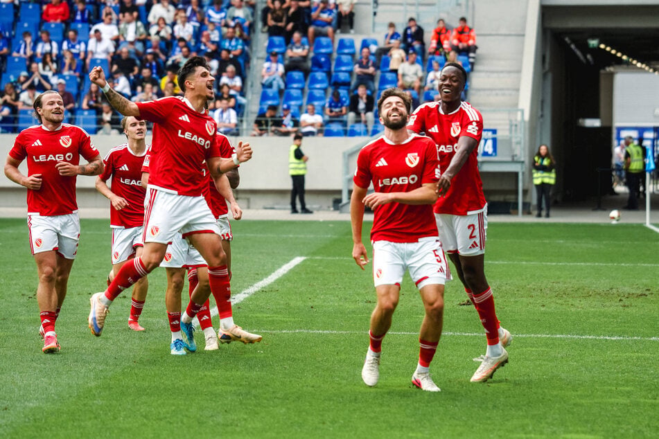 Aufsteiger Cottbus ist nach fünf Spielen eine der größten Überraschungen der 2. Liga.