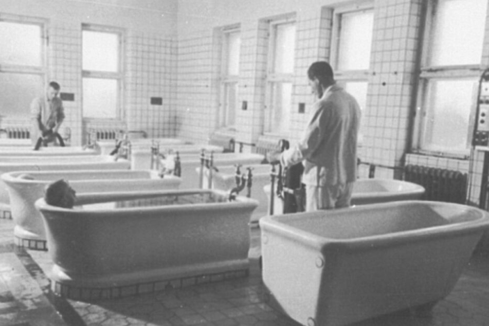 Das Sachsenbad besaß eine Dampfbadeabteilung, aber auch 33 Wannenbäder, nicht nur aus hygienischen, sondern auch zu medizinischen Zwecken.