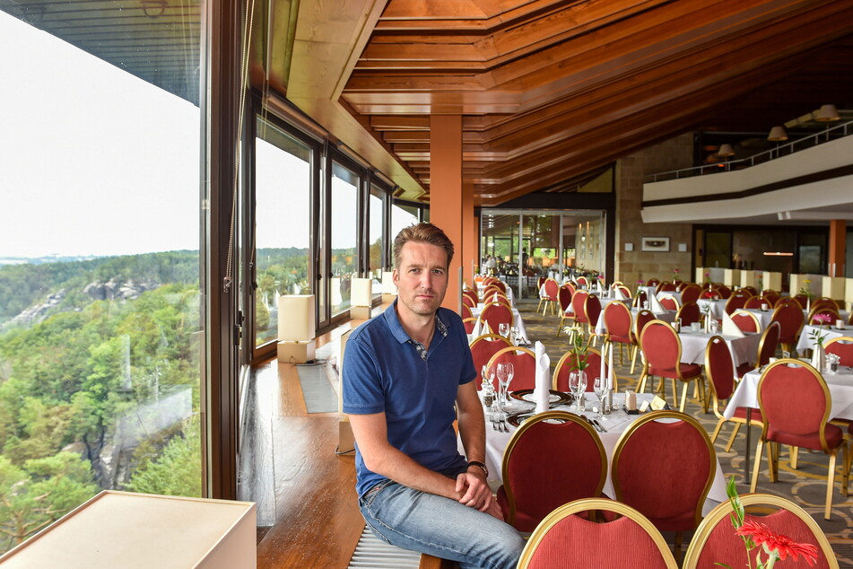 Im Berghotel auf der Bastei wartet Chef Kai Reiße (37) noch auf mehr Gäste.
