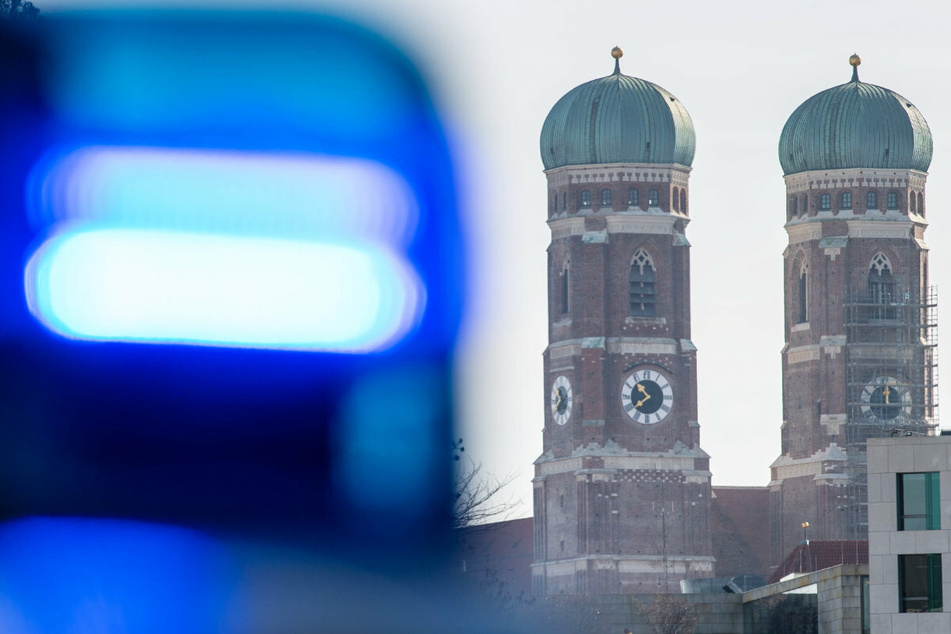 Die Münchner Polizei fahndet nach den Tätern. (Symbolbild)