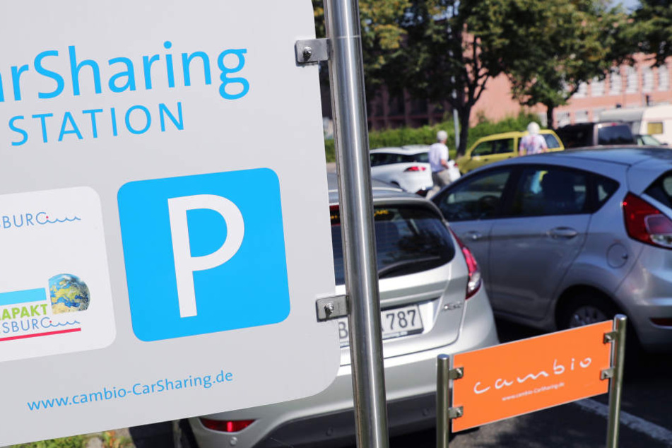 Die NRW-Regierung möchte mehr Parkplatzmöglichkeiten für Carsharing ausweisen (Symbolbild).