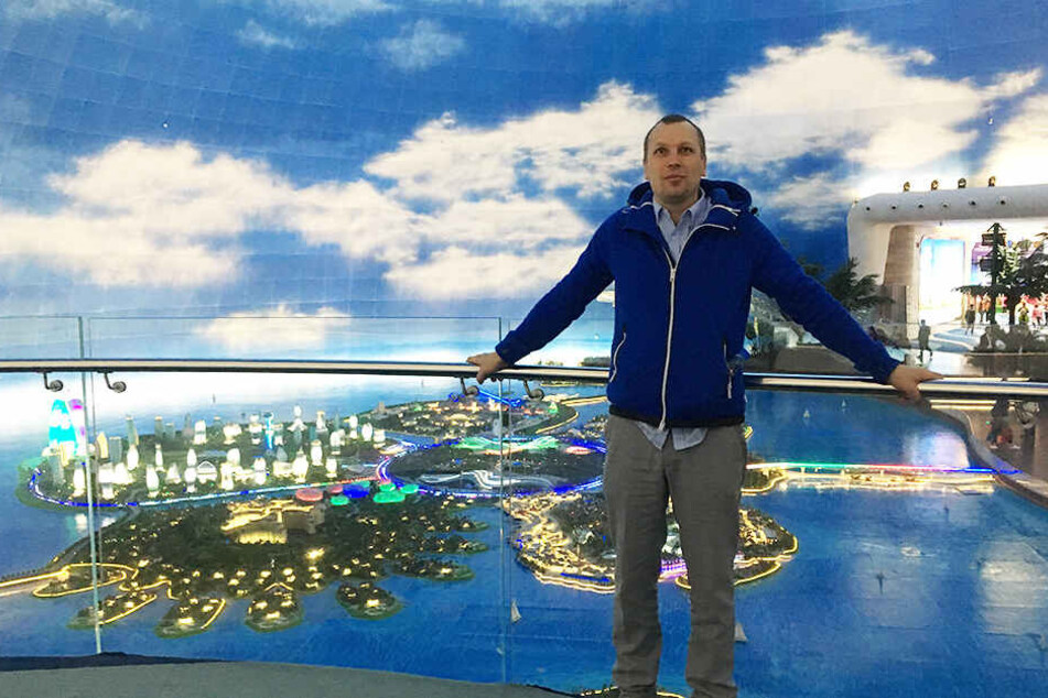 Boris Kögel (40), Chef der "Lila Soße", vor der Animation von "Ocean Flower Island".