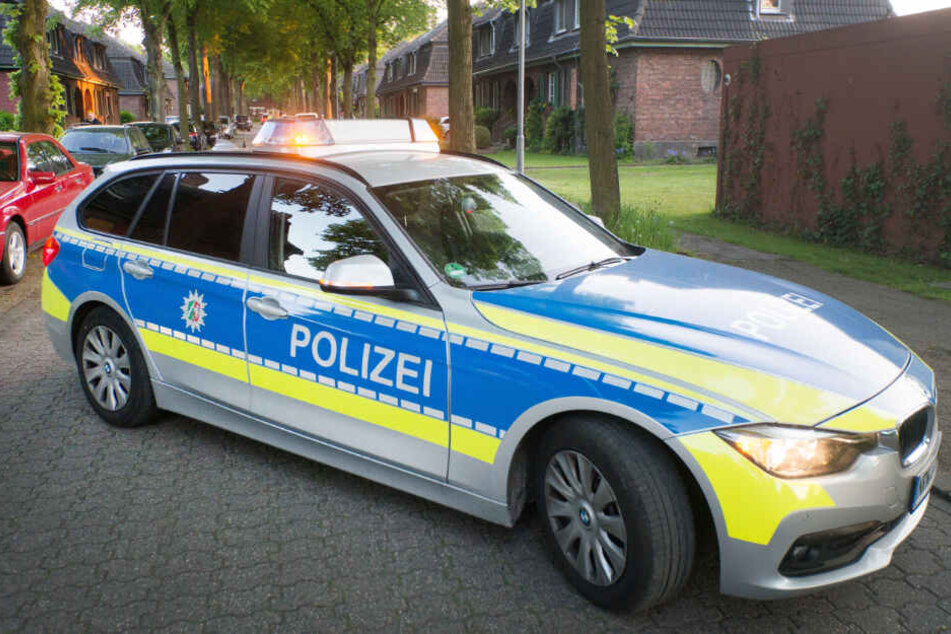 Die Polizei durchsuchte eine Wohnung in der Oberpfalz. (Symbolbild)