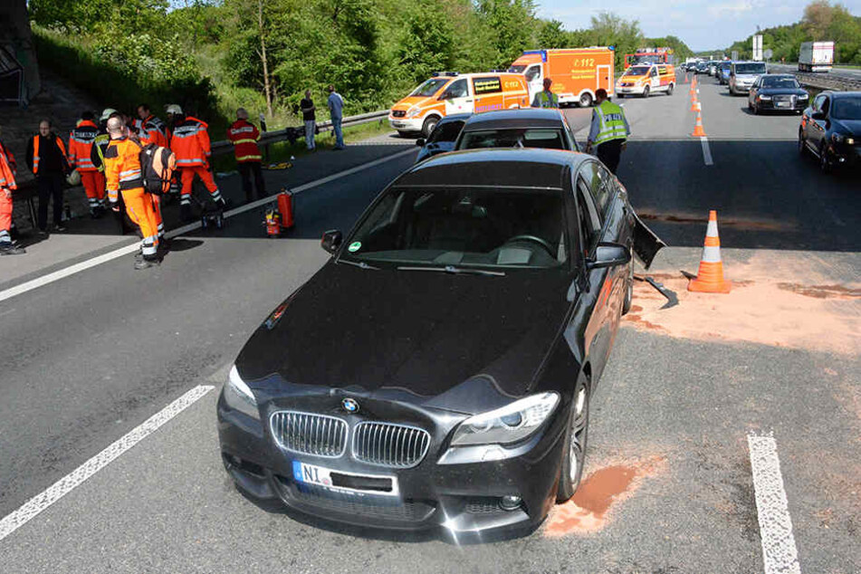 Dieser BMW fuhr auf einen langsam fahrenden Ford Fiesta auf. Der Auslöser einer Massenkarambolage mit sieben Verletzten.