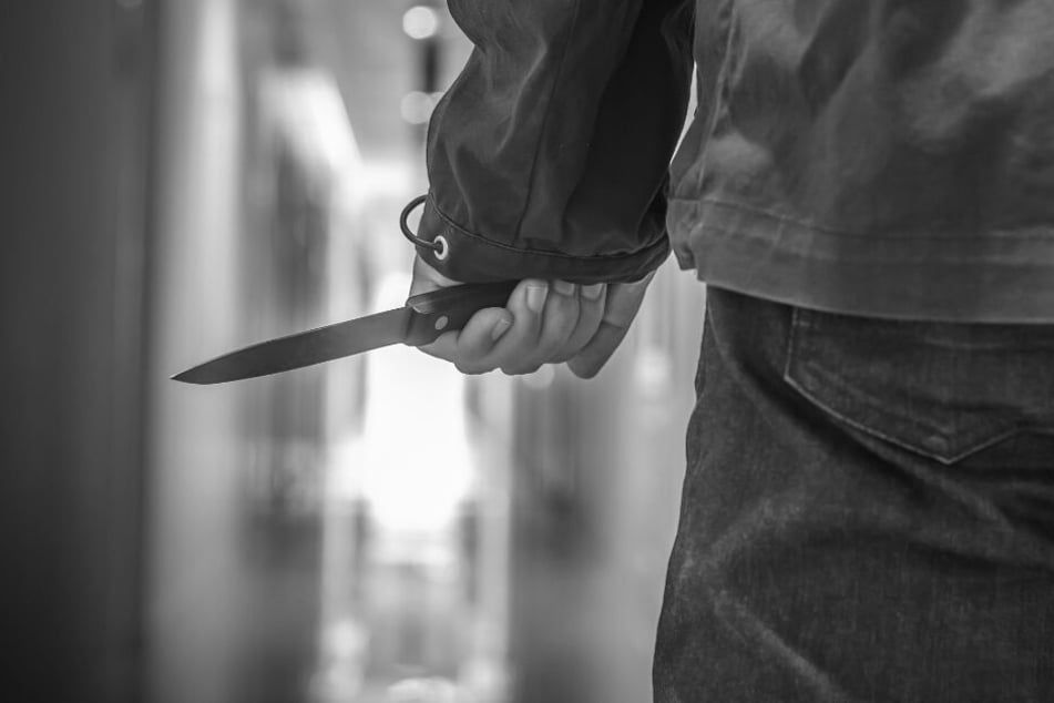 Bei einem Streit unter Nachbarn in Hückeswagen wurde ein 16-Jähriger niedergestochen und lebensgefährlich verletzt (Symbolbild).