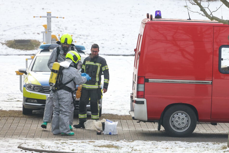 Die Feuerwehr war unter Atemschutz im Einsatz.