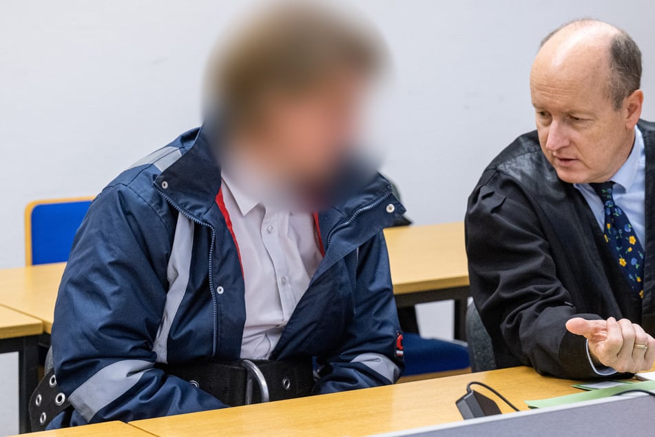 Mann mit Tötungsfantasie sticht auf Pizzabotin ein: Dreieinhalb Jahre Haft und Psychiatrie