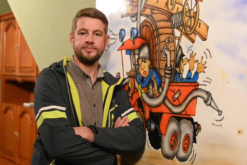 Thomas Sprotte (40) vom Förderverein kämpft um mehr Geld für seine "Alte Feuerwehr".