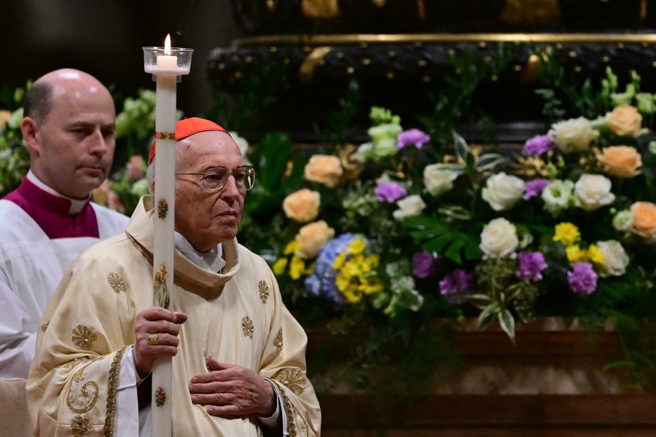 Kardinal Giovanni Battista Re vermutet, dass die Papst-Wahl zügig zu einem Ende kommt.